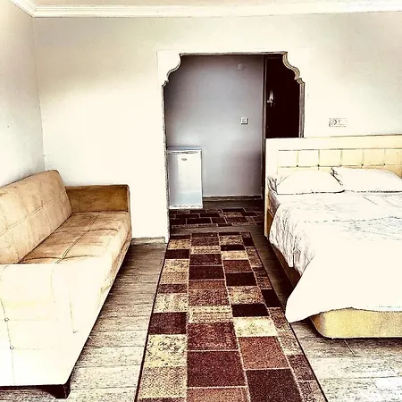 Five Stars Apart 호텔 트라존