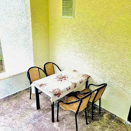 호텔 Five Stars Apart 트라존