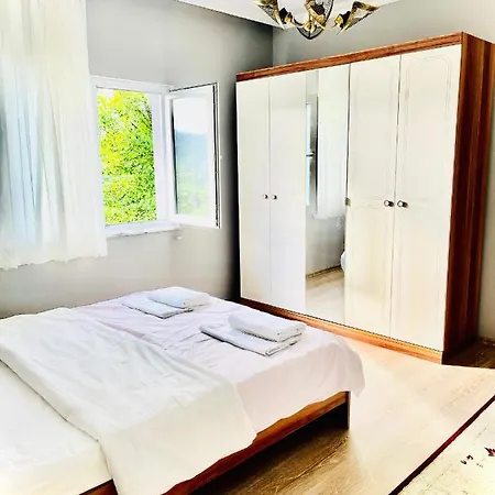 Five Stars Apart 호텔 트라존