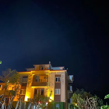 Five Stars Apart Szálloda 4*