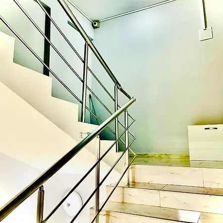 Five Stars Apart ترابزون