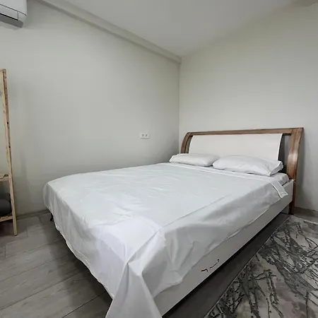 Five Stars Apart ترابزون