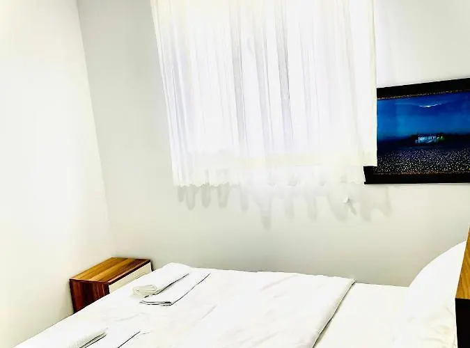 Five Stars Apart Hotel